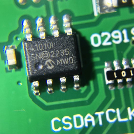 The new AD9833 DDS signal generator module 1kHz sine wave signal source frequency/amplitude value can be adjusted The new AD9833 DDS signal generator module 1kHz sine wave signal source frequency/amplitude value can be adjusted