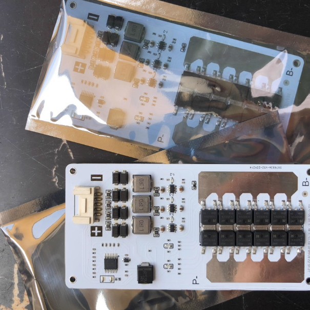 4-String Lithium Iron Battery with Active Balancing 12V Protection Board Integrated Protection Board